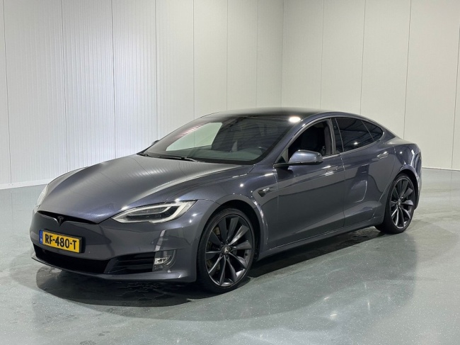 Tesla Model S - 75 Base