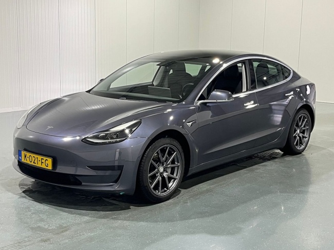 Tesla Model 3 - Standard RWD Plus 60 kWh