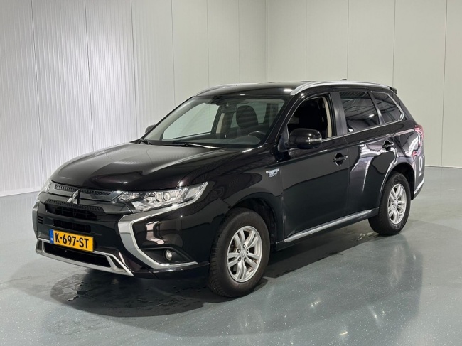 Mitsubishi Outlander - 2.4 PHEV Pure