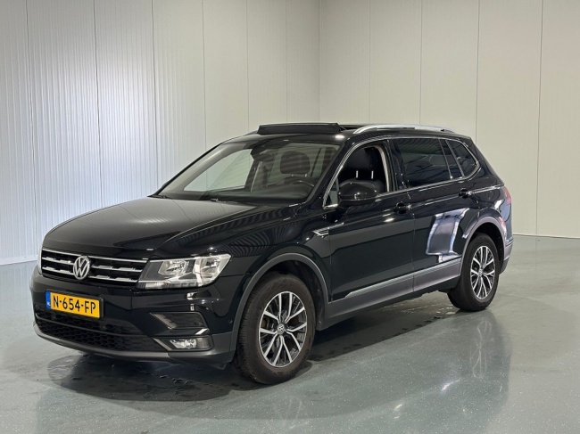 Volkswagen Tiguan Allspace - 1.5 TSI Automaat Comfortline Business 7-Persoons Pano