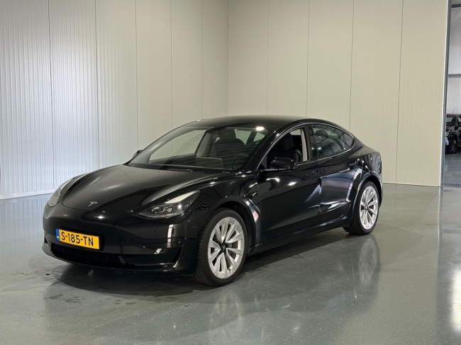 Tesla Model 3 - Standard RWD Plus 60 kWh