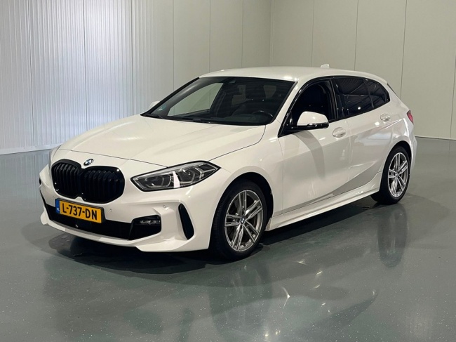 BMW 1-serie - 118i Automaat Business Edition Plus M-Pakket