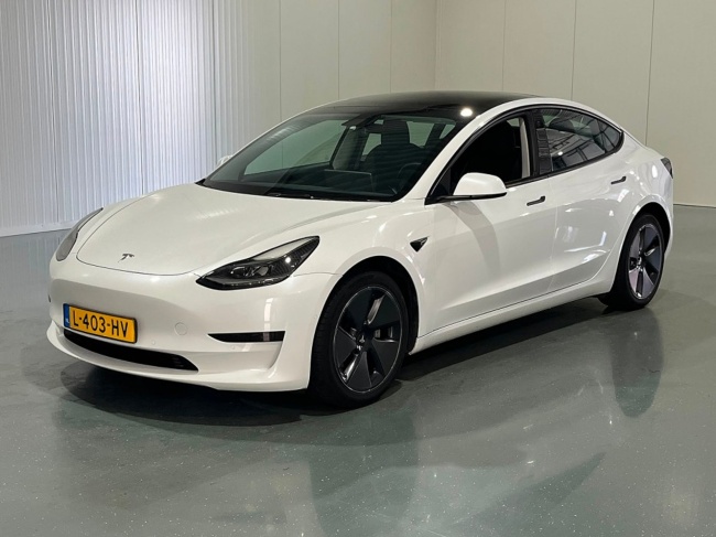 Tesla Model 3 - Standard RWD Plus 60 kWh