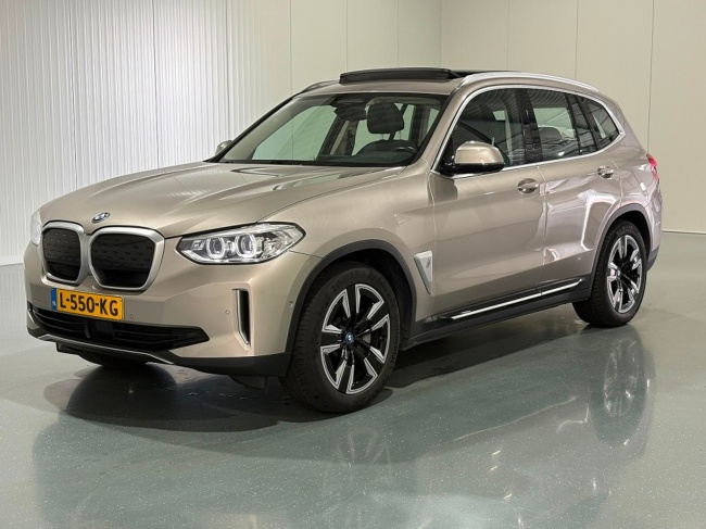 BMW iX3 - Executive 80 kWh Pano