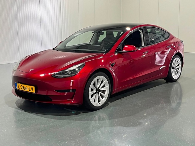 Tesla Model 3 - Standard RWD Plus 60 kWh
