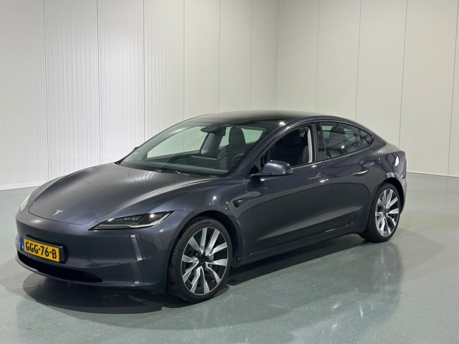 Tesla Model 3 - RWD 60 kWh Trekhaak 19