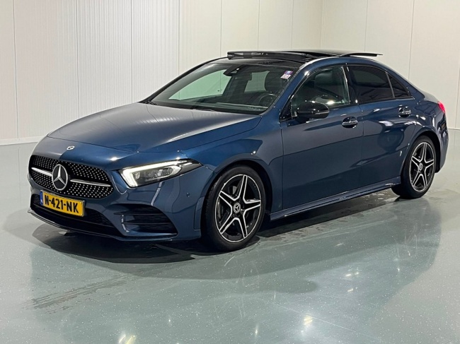Mercedes-Benz A-Klasse - Limousine 180 Automaat Business Solution AMG Pano