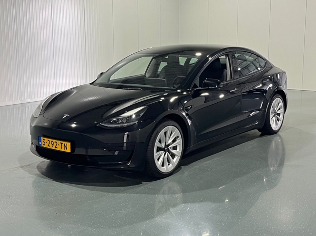 Tesla Model 3 - RWD 60 kWh