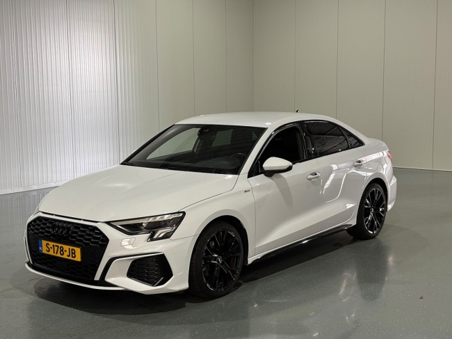 Audi A3 - Limousine 30 TFSI Automaat S edition