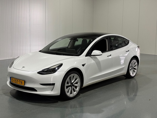 Tesla Model 3 - RWD 60 kWh
