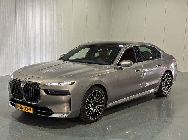 BMW 7 Serie - 740d xDrive Full Option!