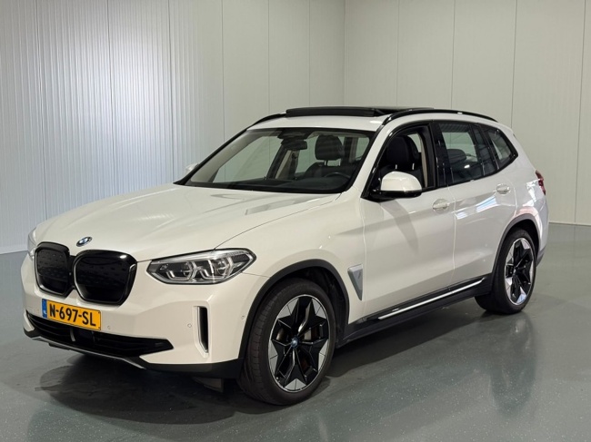 BMW iX3 - High Executive 80 kWh Pano