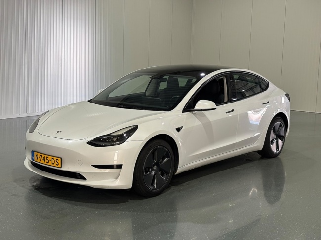 Tesla Model 3 - Standard RWD Plus 60 kWh