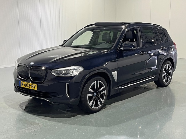 BMW iX3 - Executive 80 kWh Pano