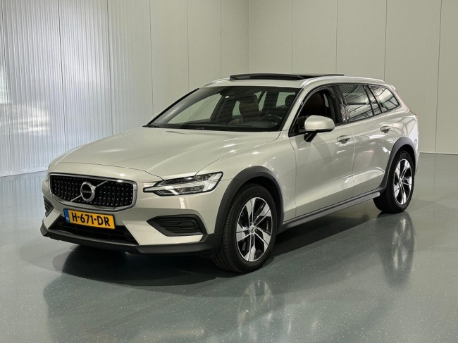 Volvo V60 - Cross Country 2.0 T5 AWD Automaat Pro Pano