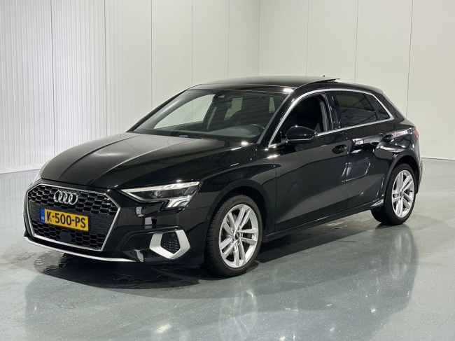 Audi A3 - Sportback 30 TFSI Automaat Business edition Pano