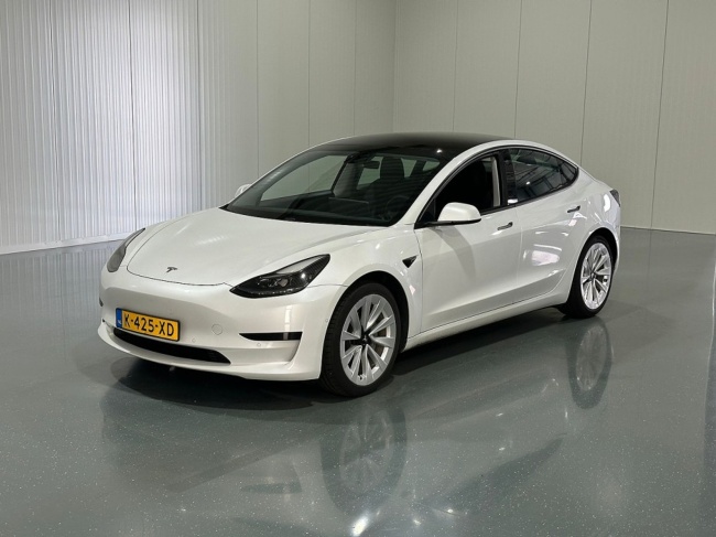 Tesla Model 3 - Standard RWD Plus 60 kWh