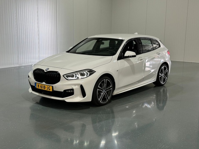 BMW 1-serie - 118i Automaat Executive Edition M-Pakket