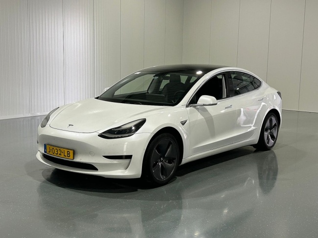 Tesla Model 3 - Standard RWD Plus 60 kWh
