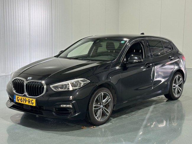 BMW 1-serie - 118i Automaat Executive Edition