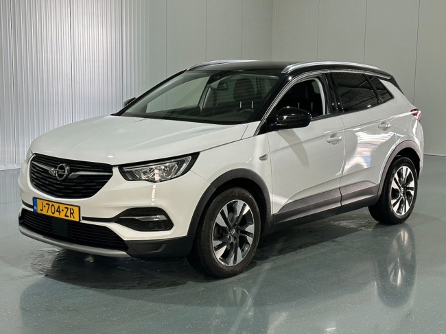 Opel Grandland X - 1.2 Turbo Business Executive