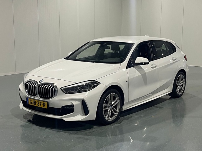 BMW 1-serie - 118i Automaat Executive Edition M-Pakket