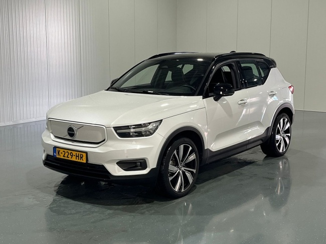 Volvo XC40 - Recharge P8 AWD R-Design