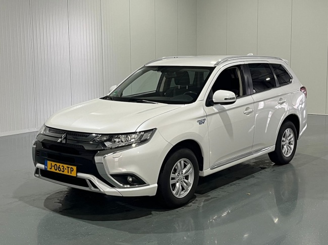 Mitsubishi Outlander - 2.4 PHEV Pure