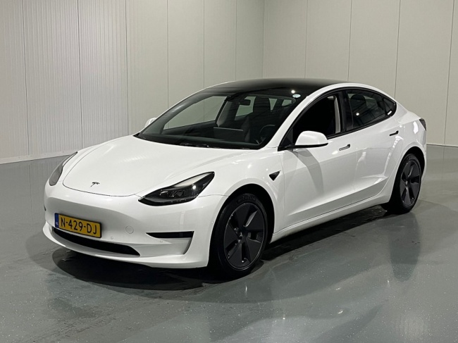 Tesla Model 3 - Standard RWD Plus 60 kWh
